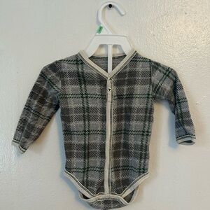 Burt’s bees baby 
Organic cotton 
Onesie